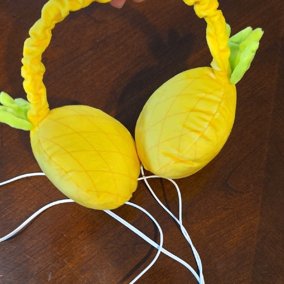 (J61)  Pineapple On-Ear Headphones - Picture 3 of 4